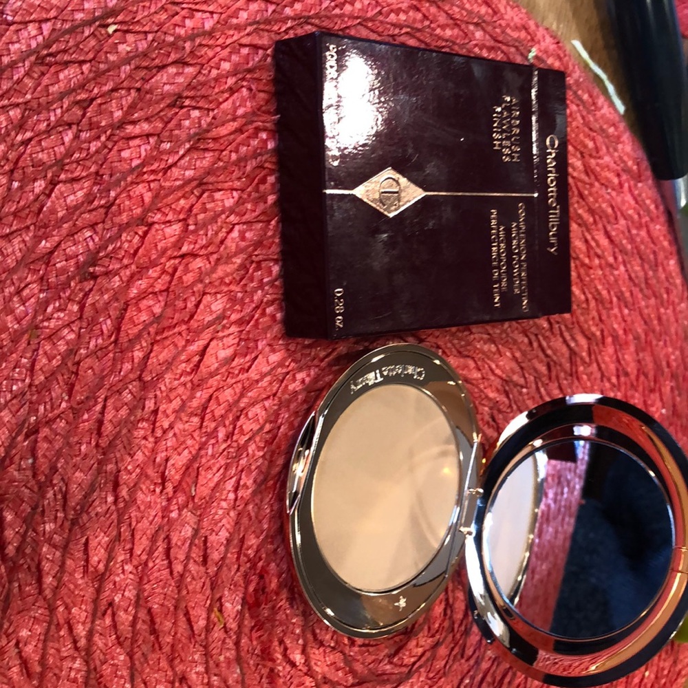 Charlotte Tillbury Air brush flawless finish